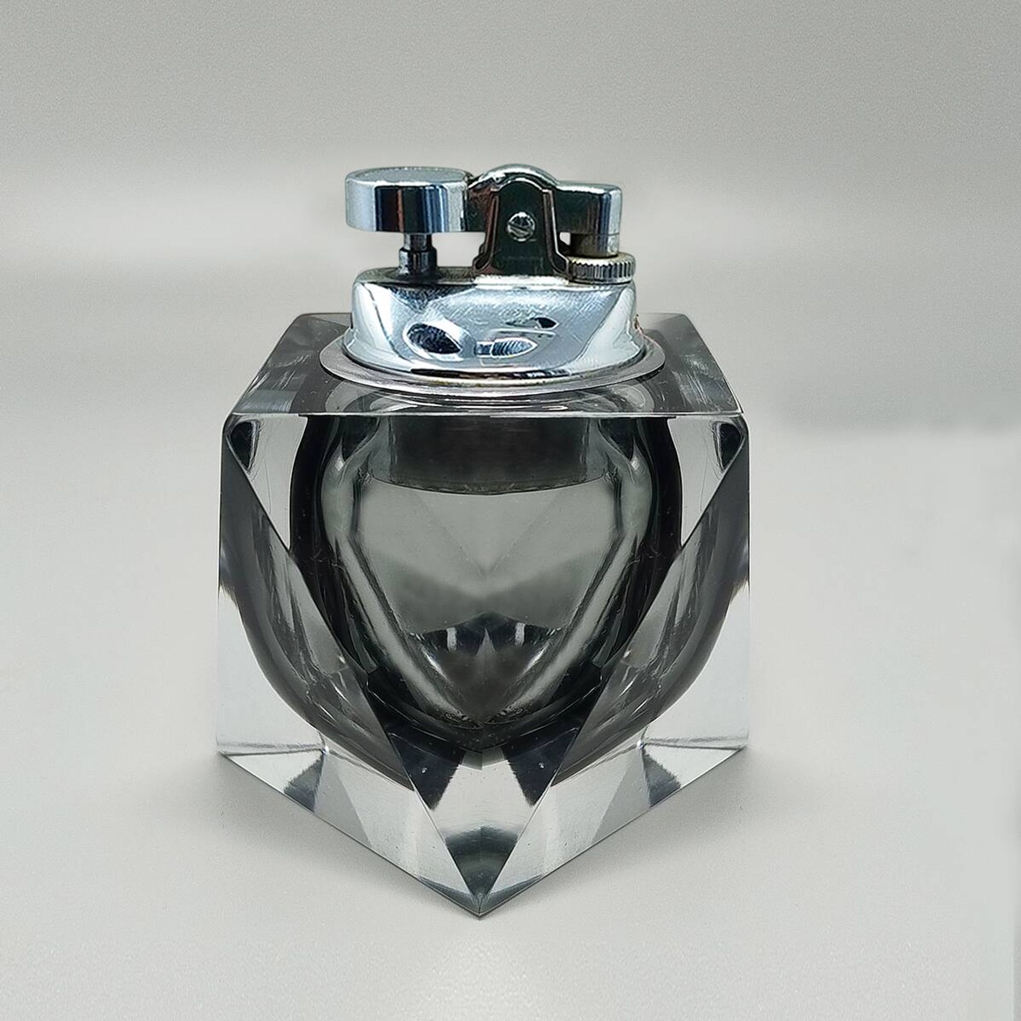 1960s Stunning Table Lighter in Murano Sommerso Glass By Flavio Poli for Se