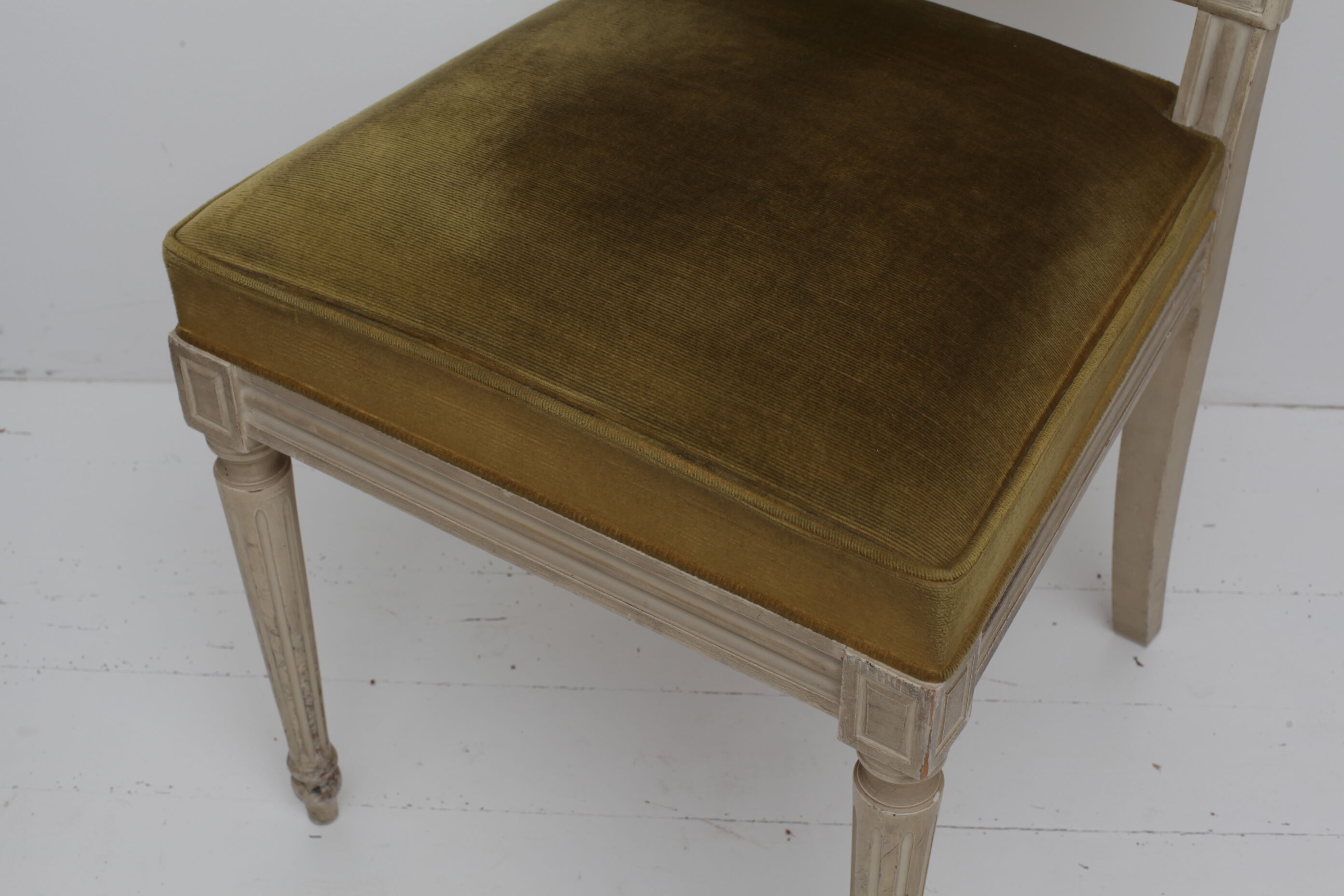 Solid wood and velvet chair