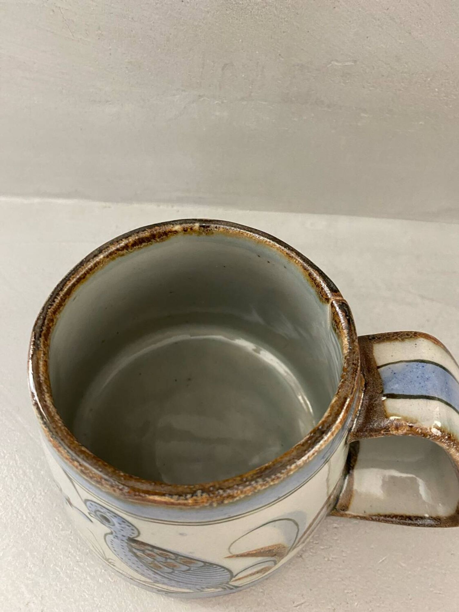 Vase mug en céramique artisanat mexicain signé oiseau fleur