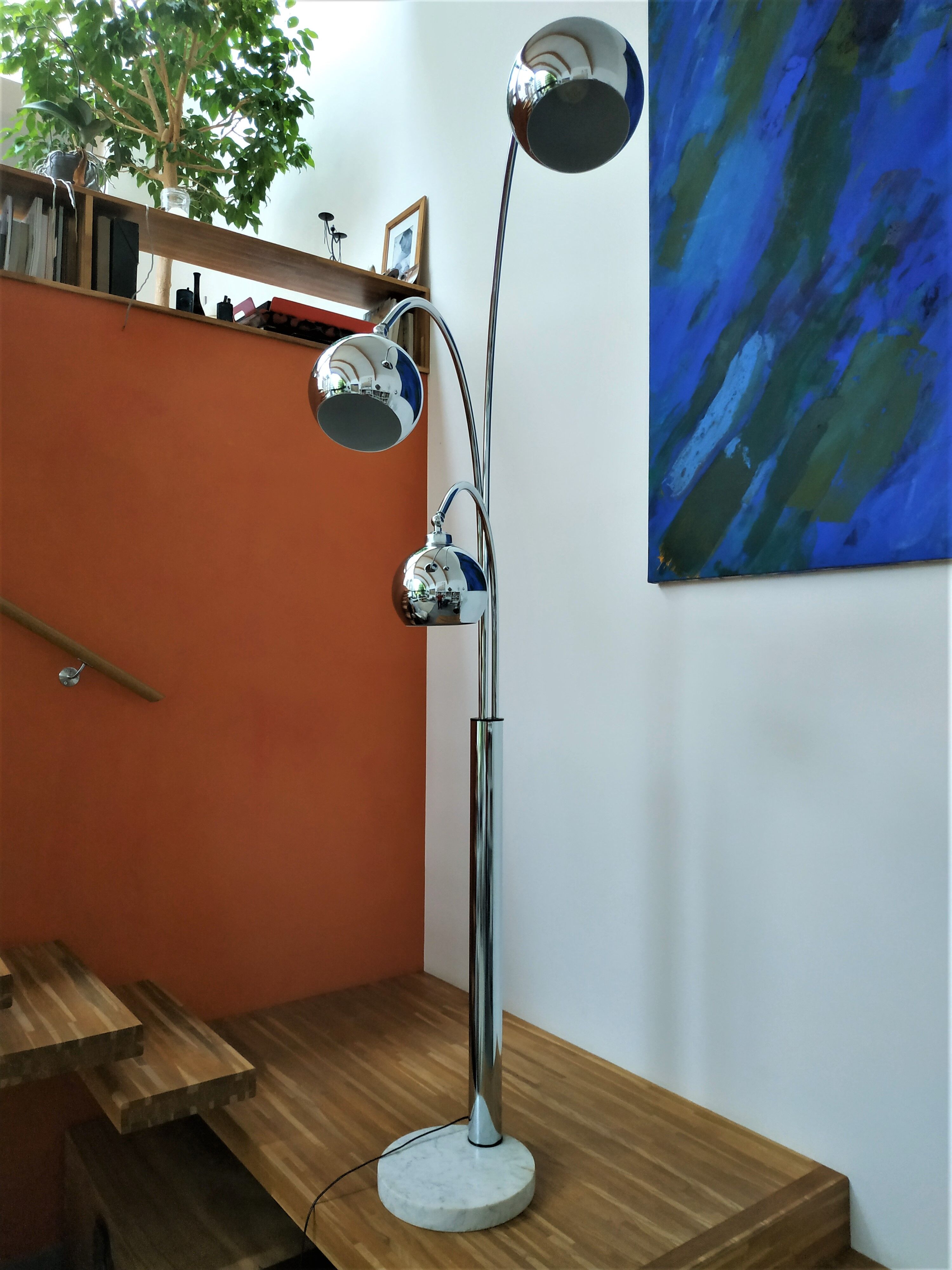 Floor lamp "Lily of the valley" in chromed metal by G. Reggiani 70s