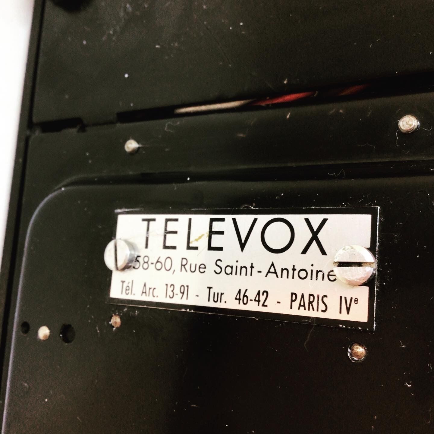 Téléphone 1960 en bakélite noire