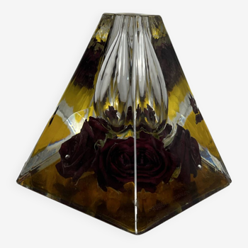 Cristal soliflore inclusion roses forme pyramide vers 1970