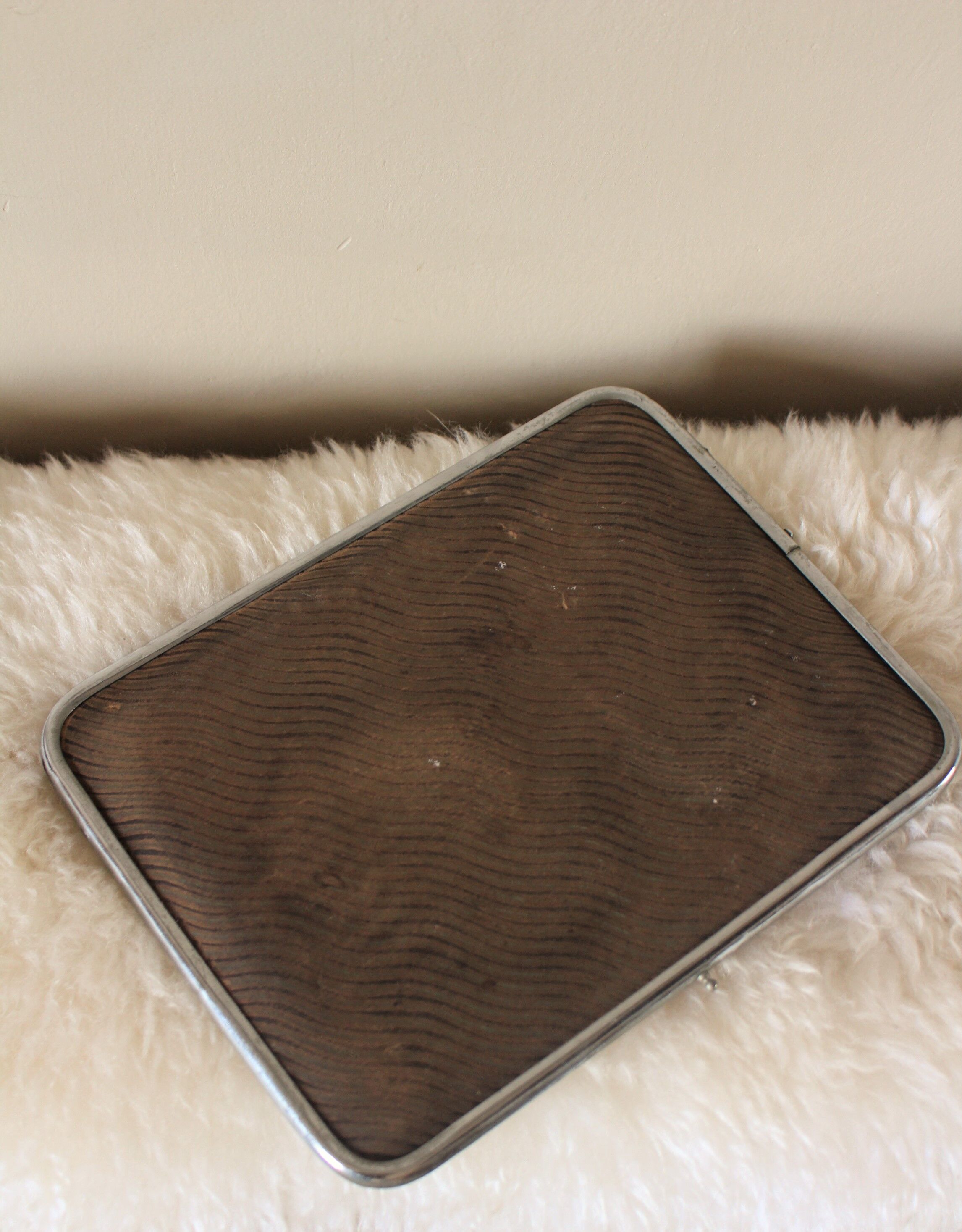 Rectangular barber mirror to pose