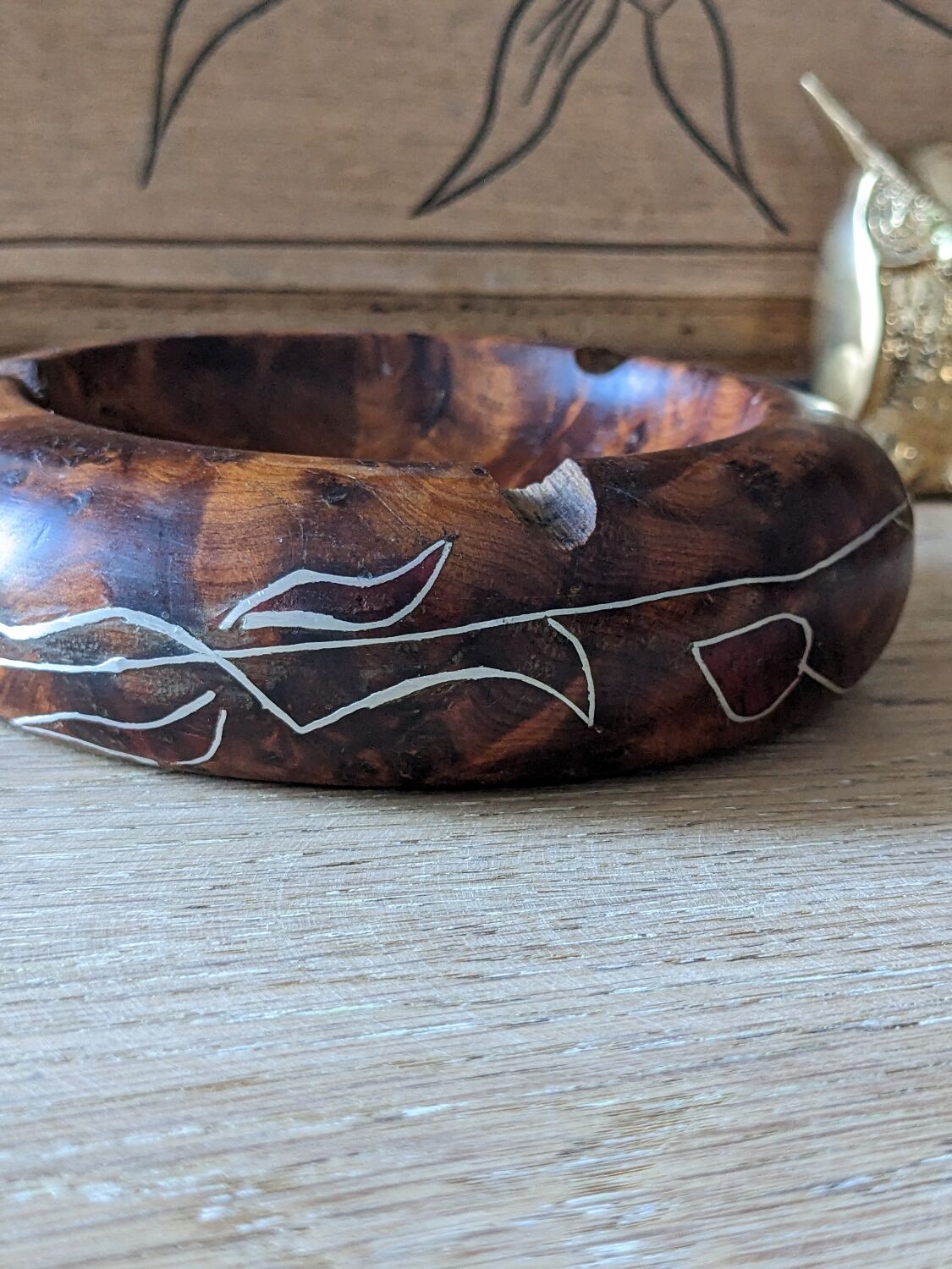 Artisanal ashtray in solid olive tree