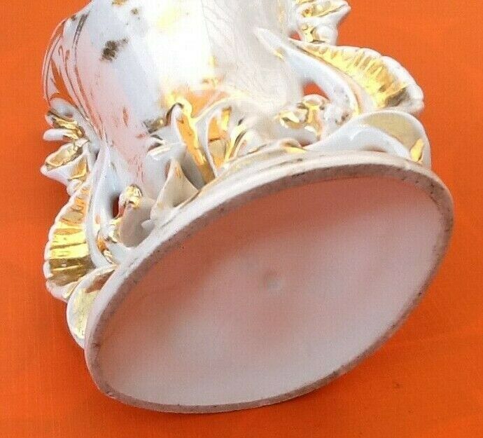 19th Porcelain of Paris Bridal Vase