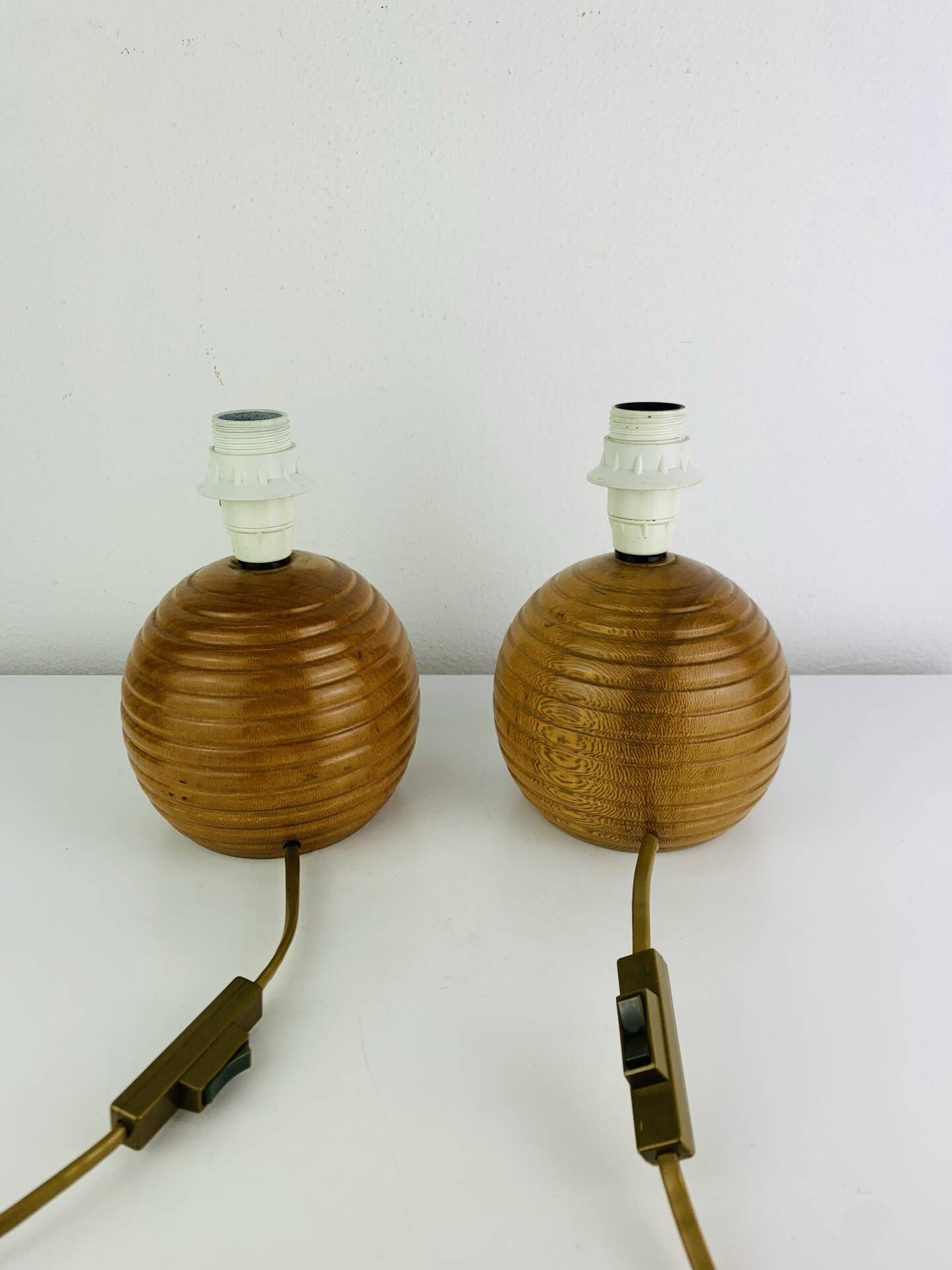 Paire de lampes boules en bois, années 80