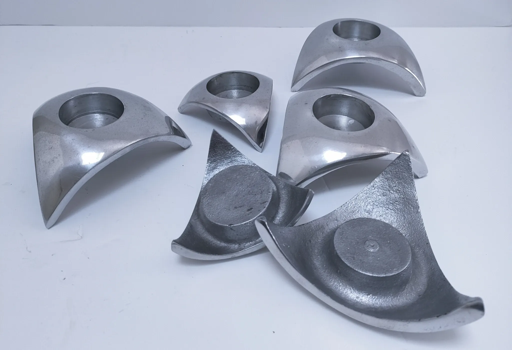 six bougeoirs tripodes aluminium design 90