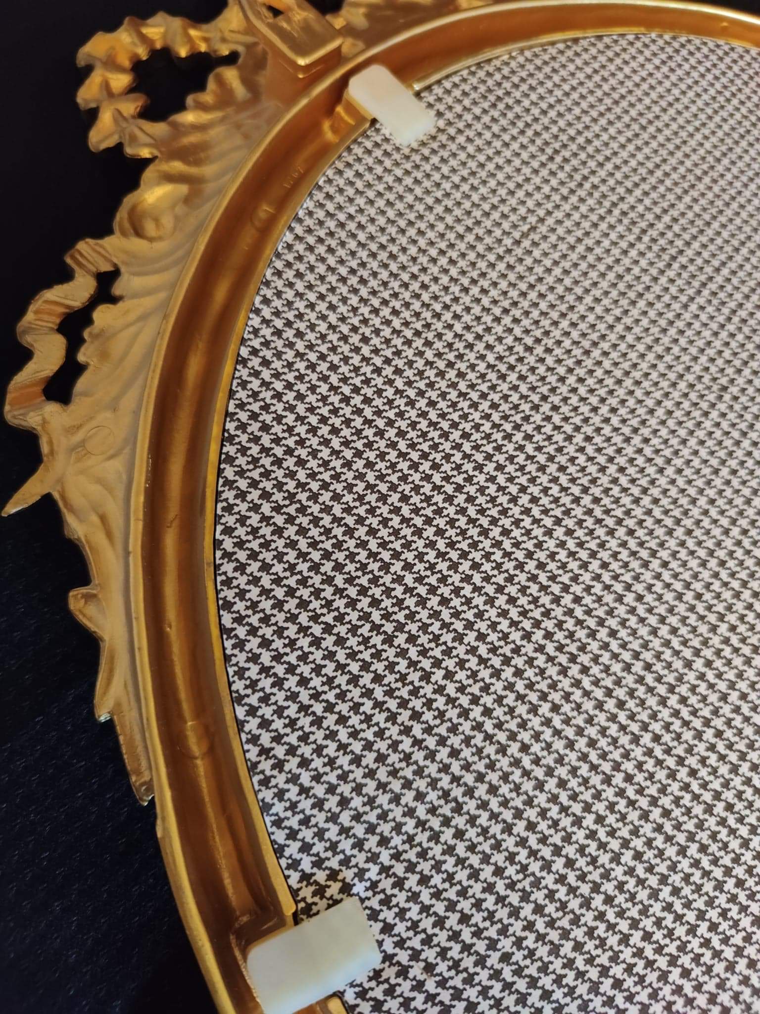 Louis XVI mirror in gold resin decorated with knots 44x62cm