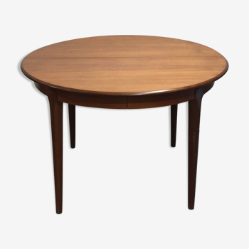 Scandinavian teak dining table with extension cords