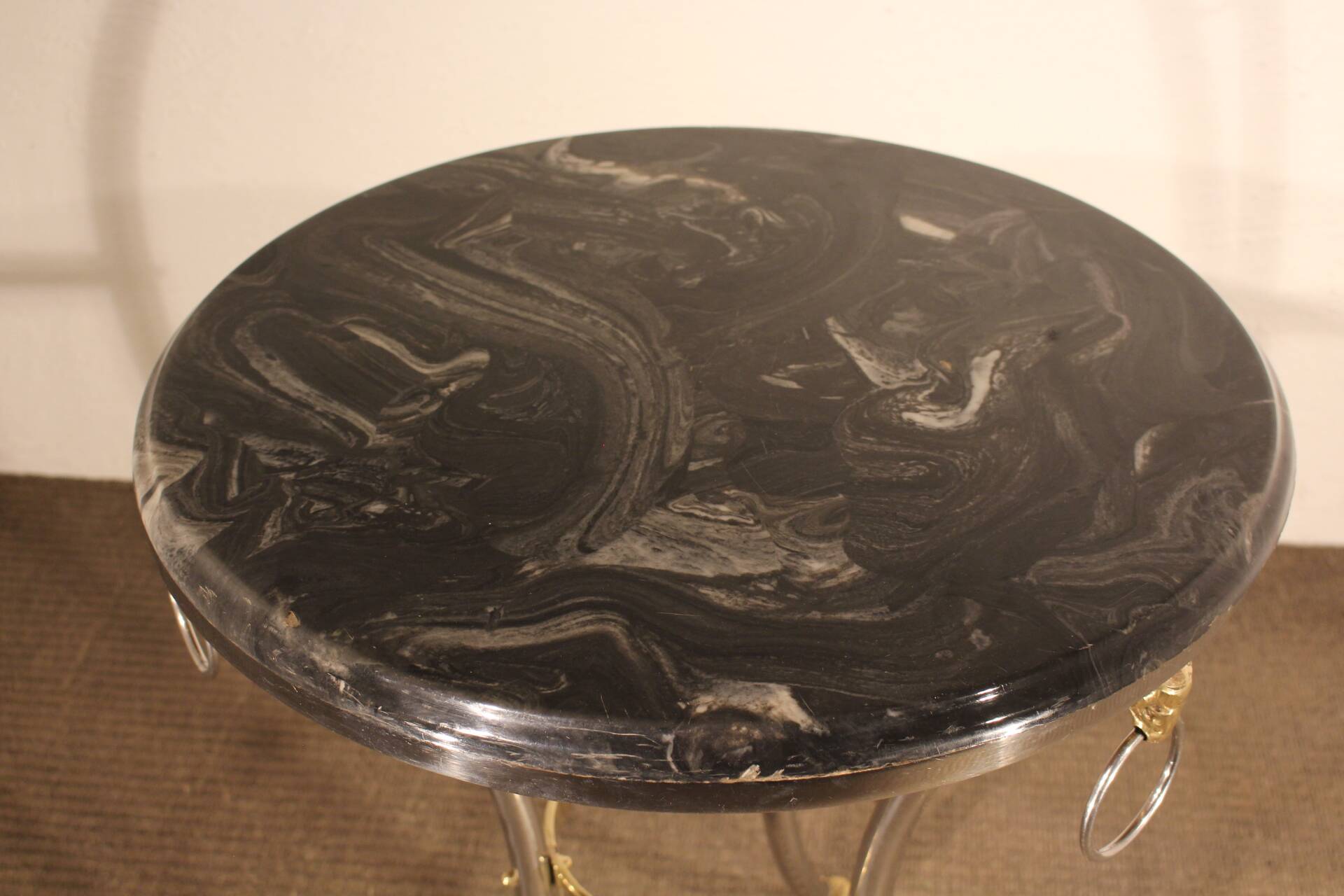 Pedestal table from the 1950s-1960s