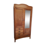 Armoire parisienne avec miroir
