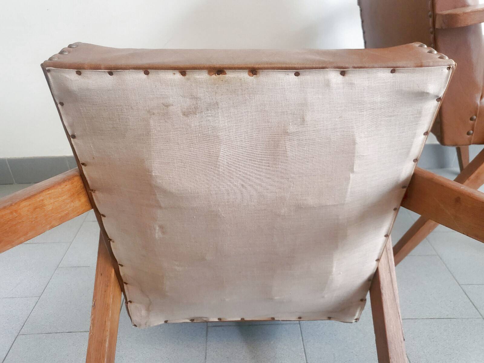 PAIR OF VINTAGE 1950 BRIDGE ARMCHAIRS WITH COMPASS LEGS IN OAK & SIMILAR LEATHER HAV