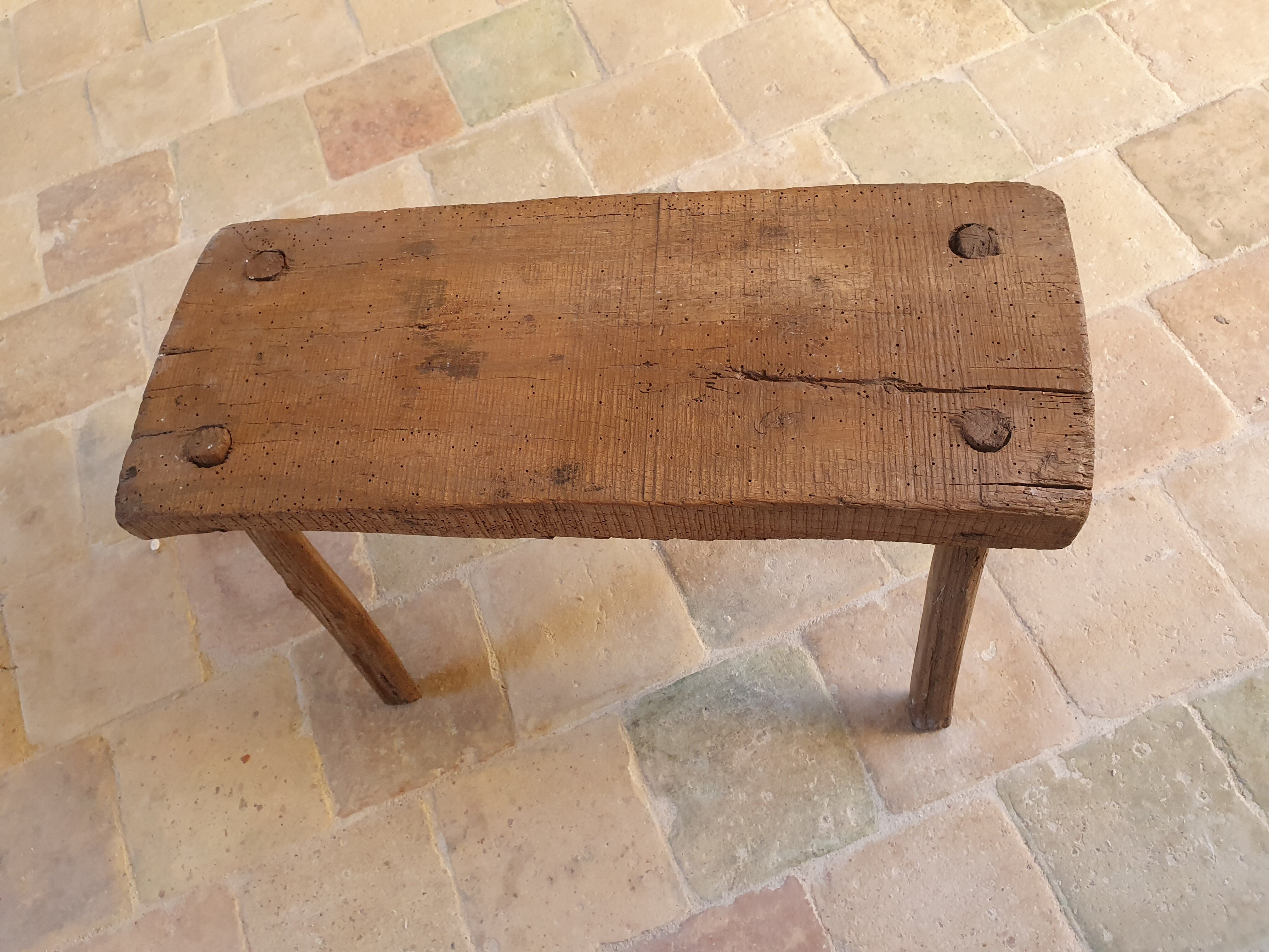 Brutalist trading bench
