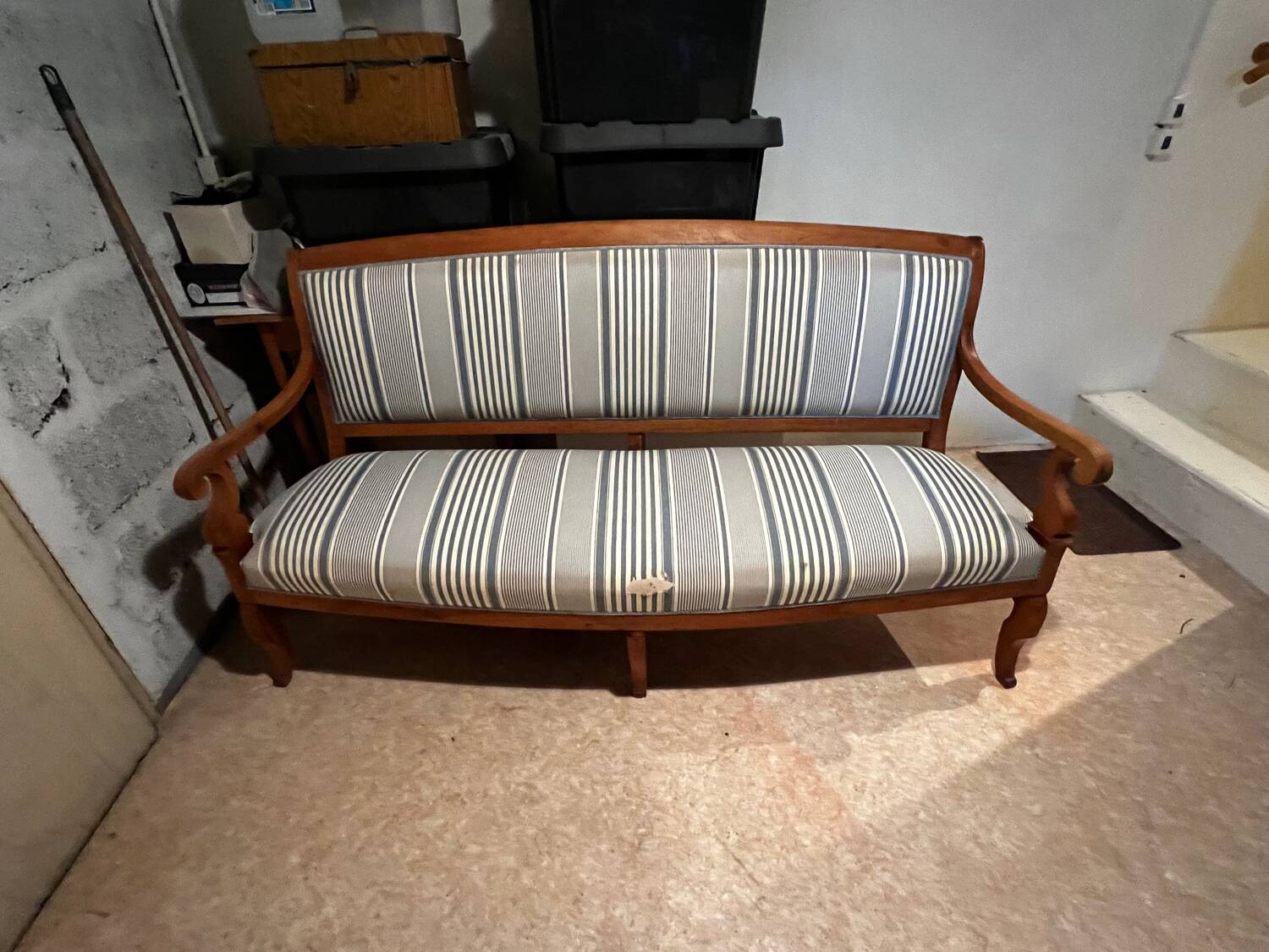 Upholstered bench