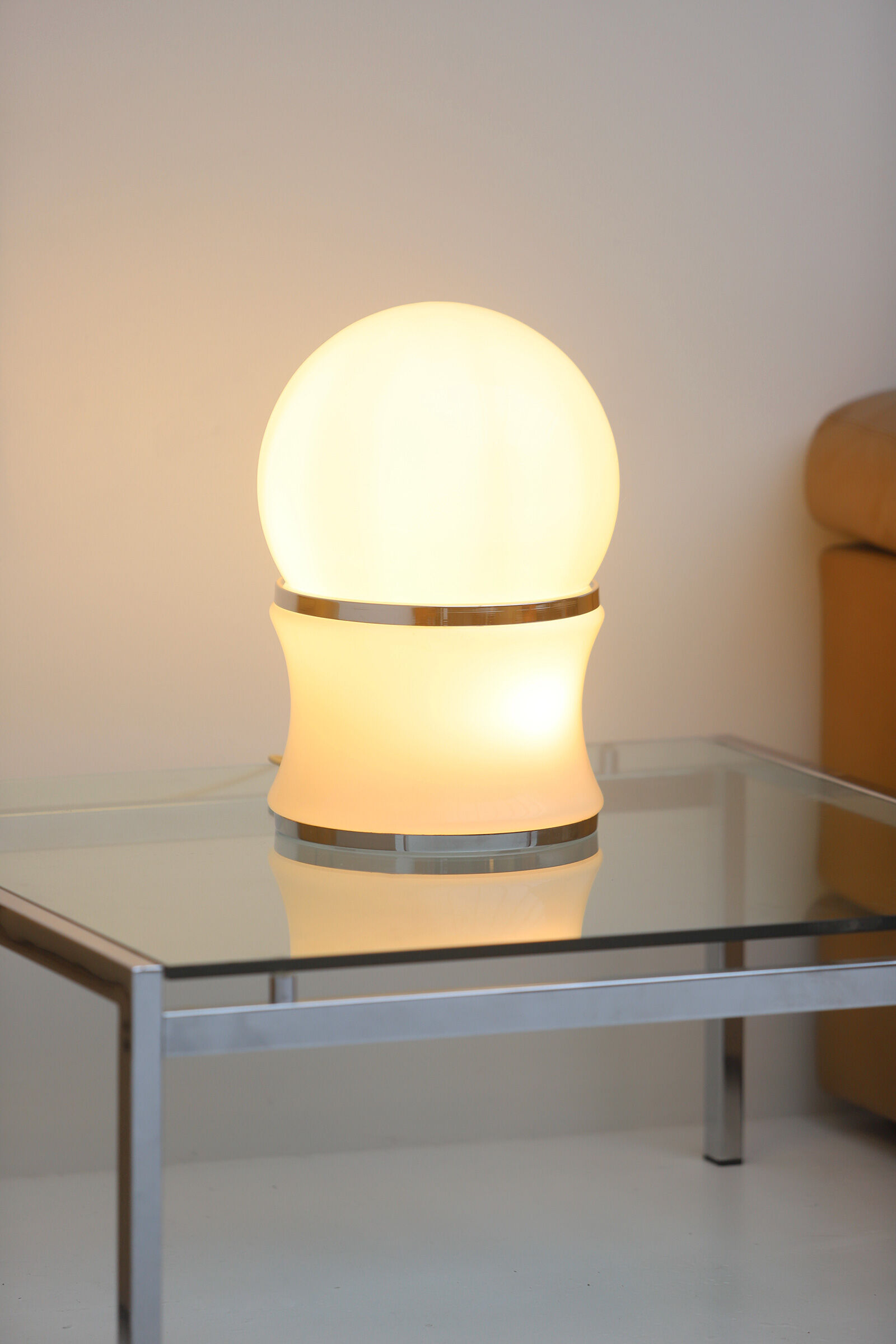 White table lamp in white opaline glass 1970s