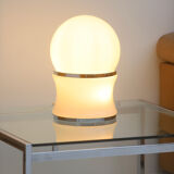 Lampe de table blanche en verre opalin blanc années 1970