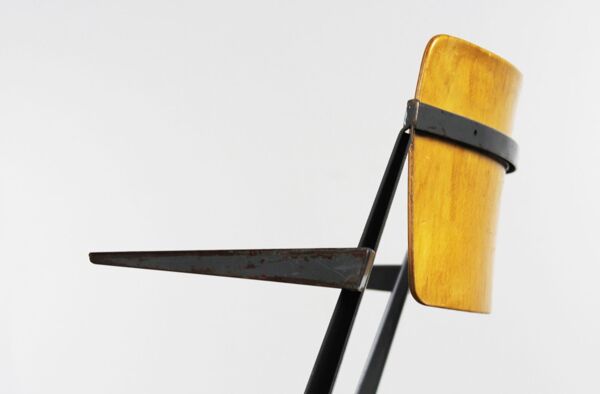 Chaises Pyramid  vintage avec accoudoirs par Wim Rietveld