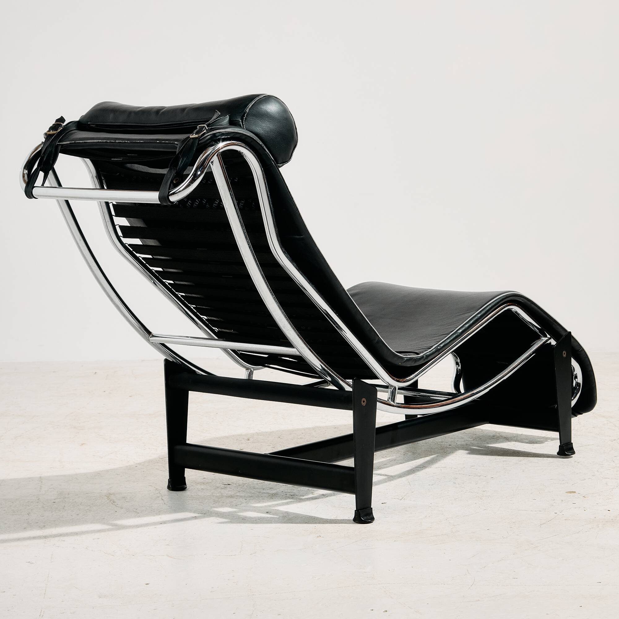 Fauteuil lounge LC4 par Alivar