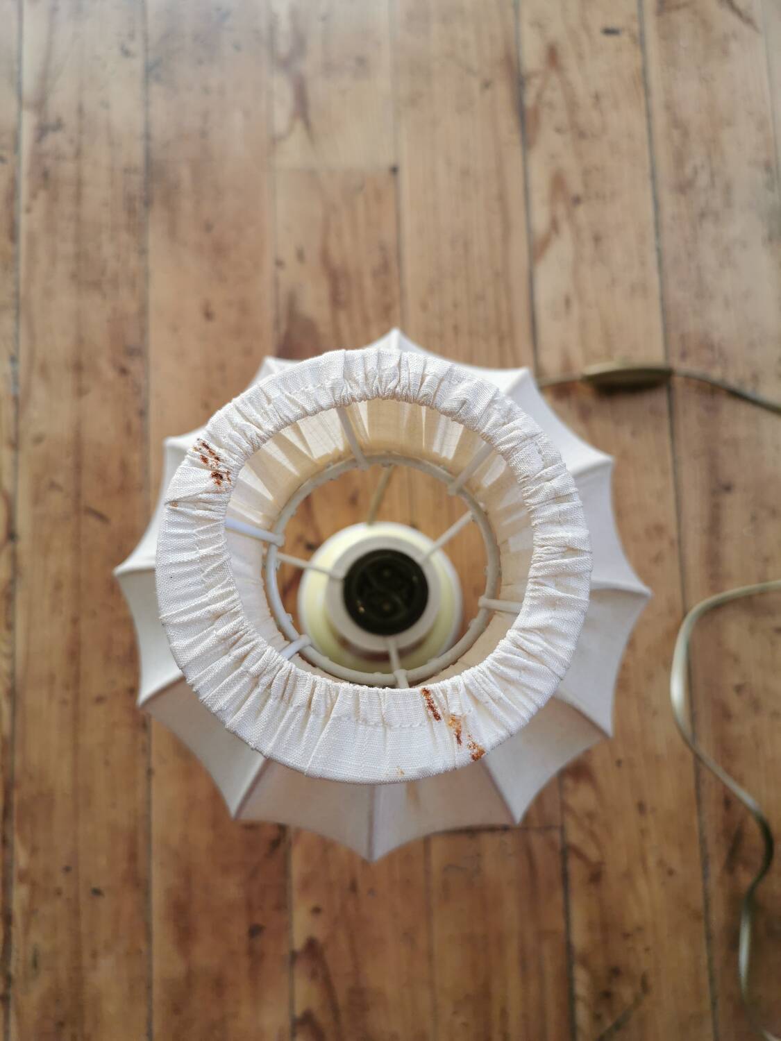 Porcelain table lamp