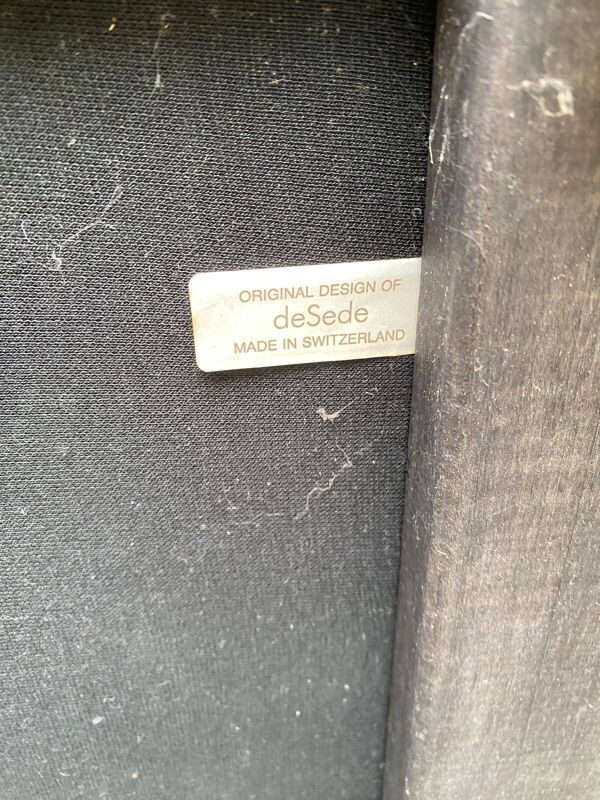 Pouf design scandinave en cuir marron fabrication Suisse De Sede