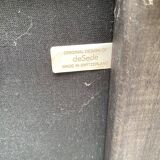 Scandinavian pouf design in brown leather, made in Switzerland by De Sede.