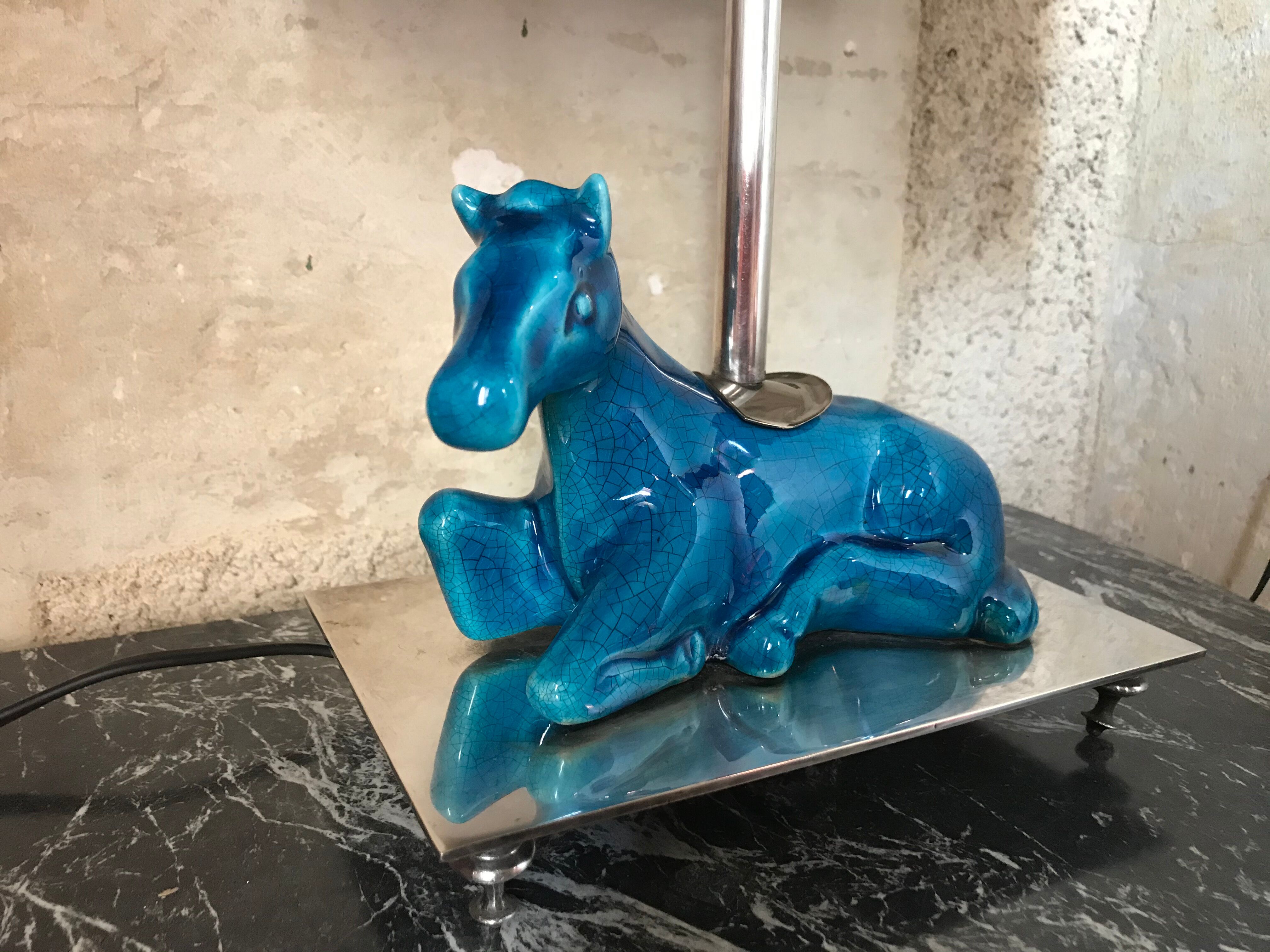 Cracked ceramic horse lamp