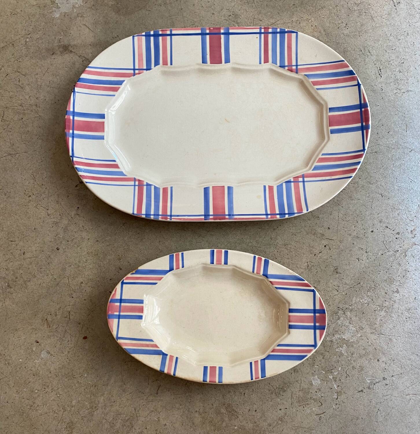 Ensemble de plats en porcelaine