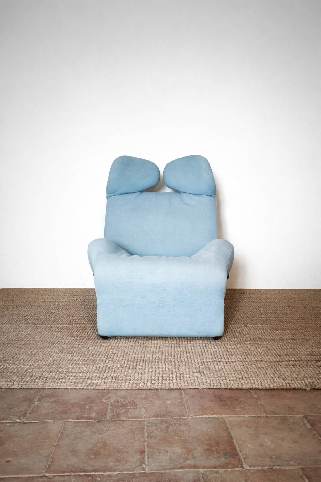 Cassina 111 Wink armchair by Toshiyuki Kita