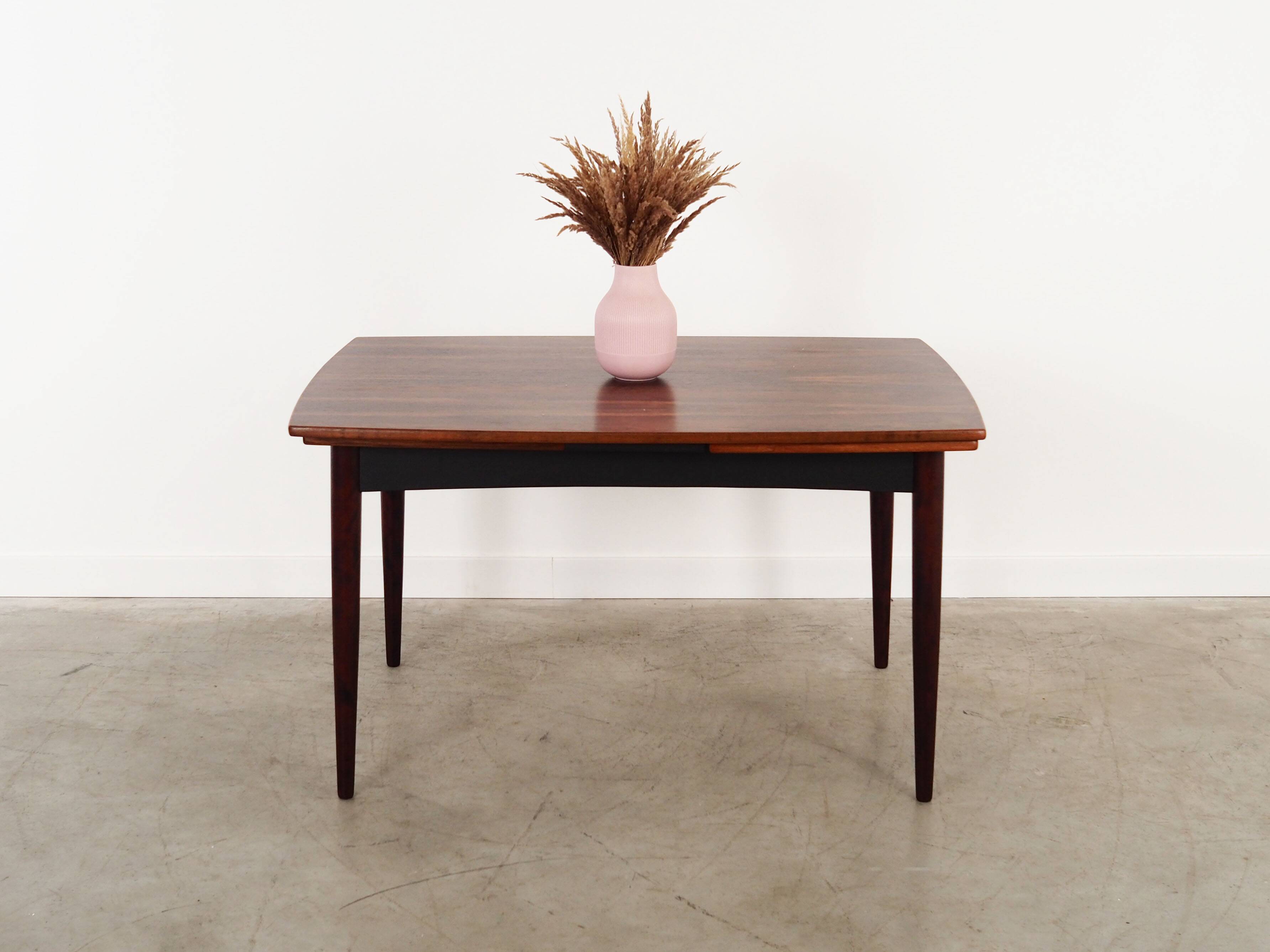 Table en palissandre, design danois, années 1970, production : Danemark