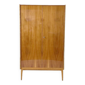 Armoire à manteaux vintage