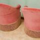Lot de deux fauteuils crapauds roses