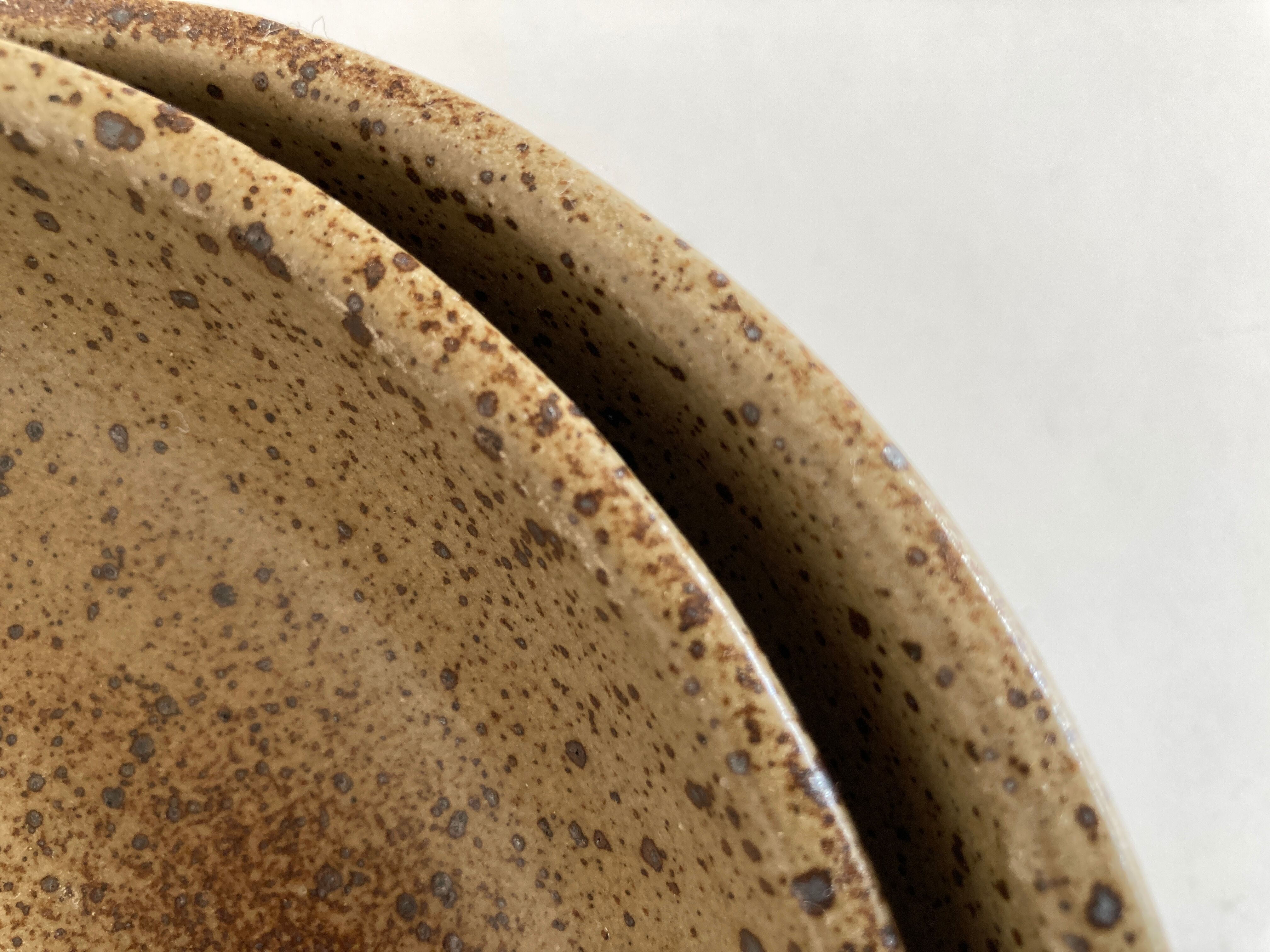 Set de 6 assiettes calotte en grès de potier