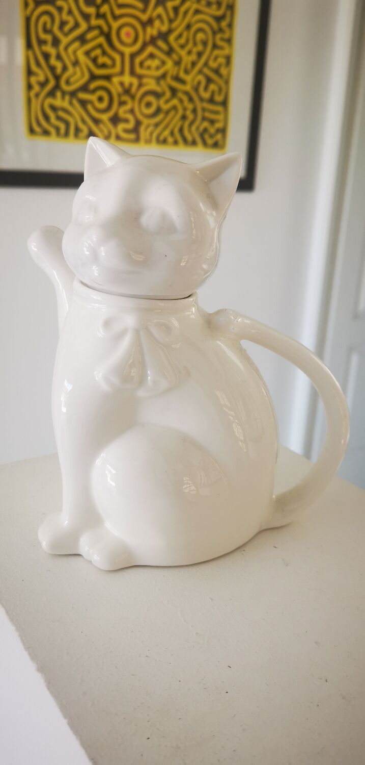 Teapot cat porcelain