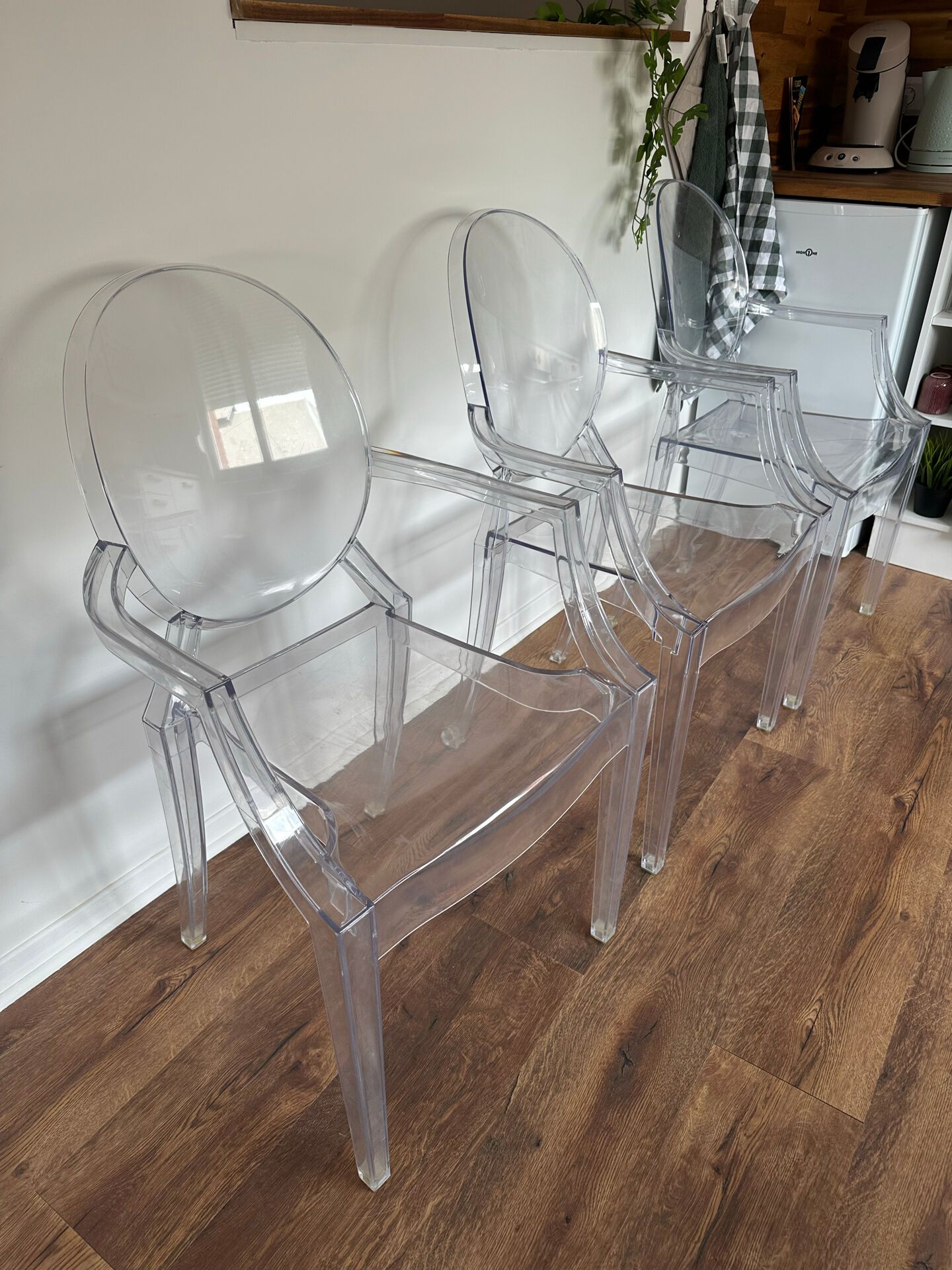 3 fauteuils style Kartell Louis Ghost transparents – Philippe Starck