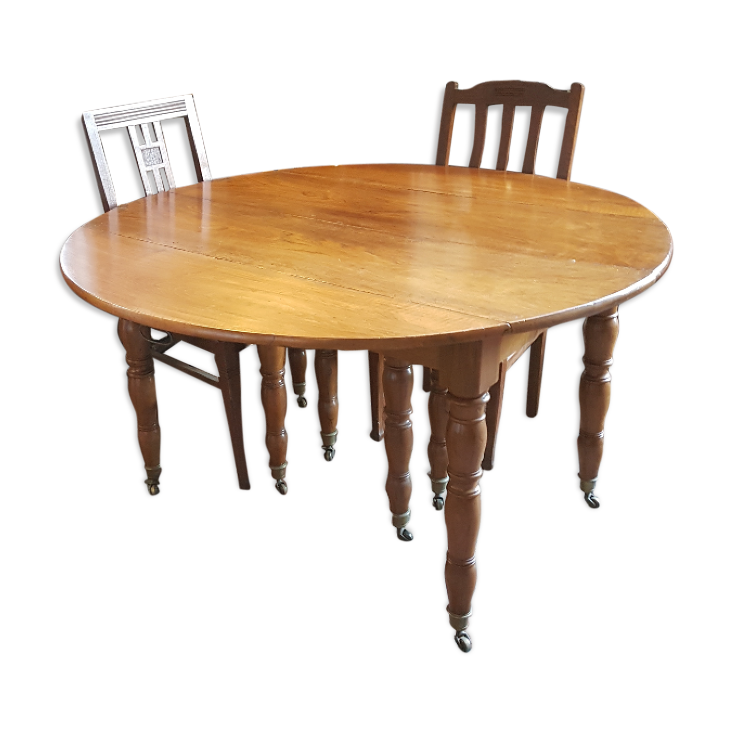 Dining room table