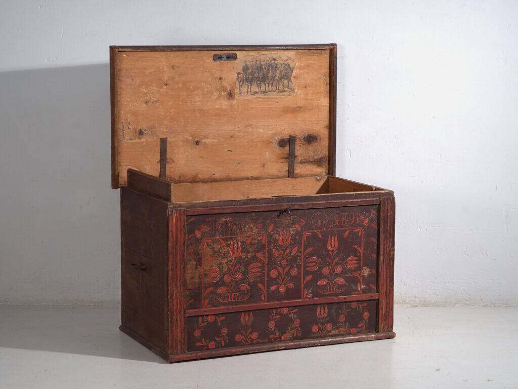 Wedding chest in pine with painted tulips – Central Europe, 1891