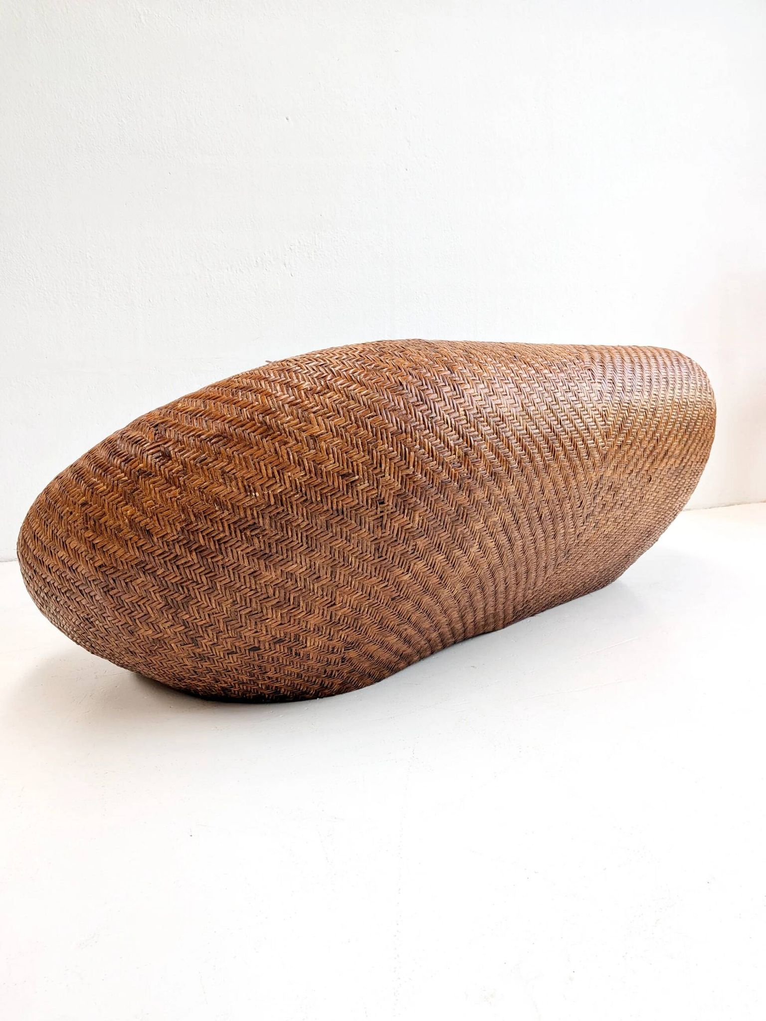 Canapé œuf en rotin tissé par Habitat, années 1970