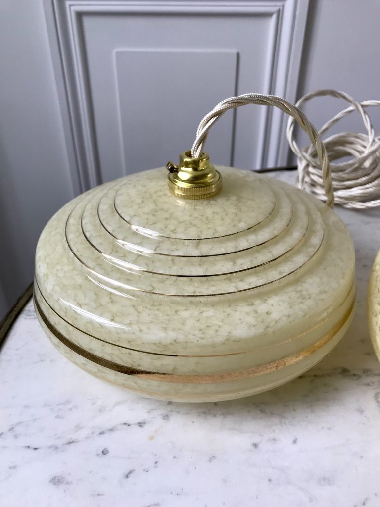 Pair of suspensions in yellow Clichy glass and golden border 40s-50s