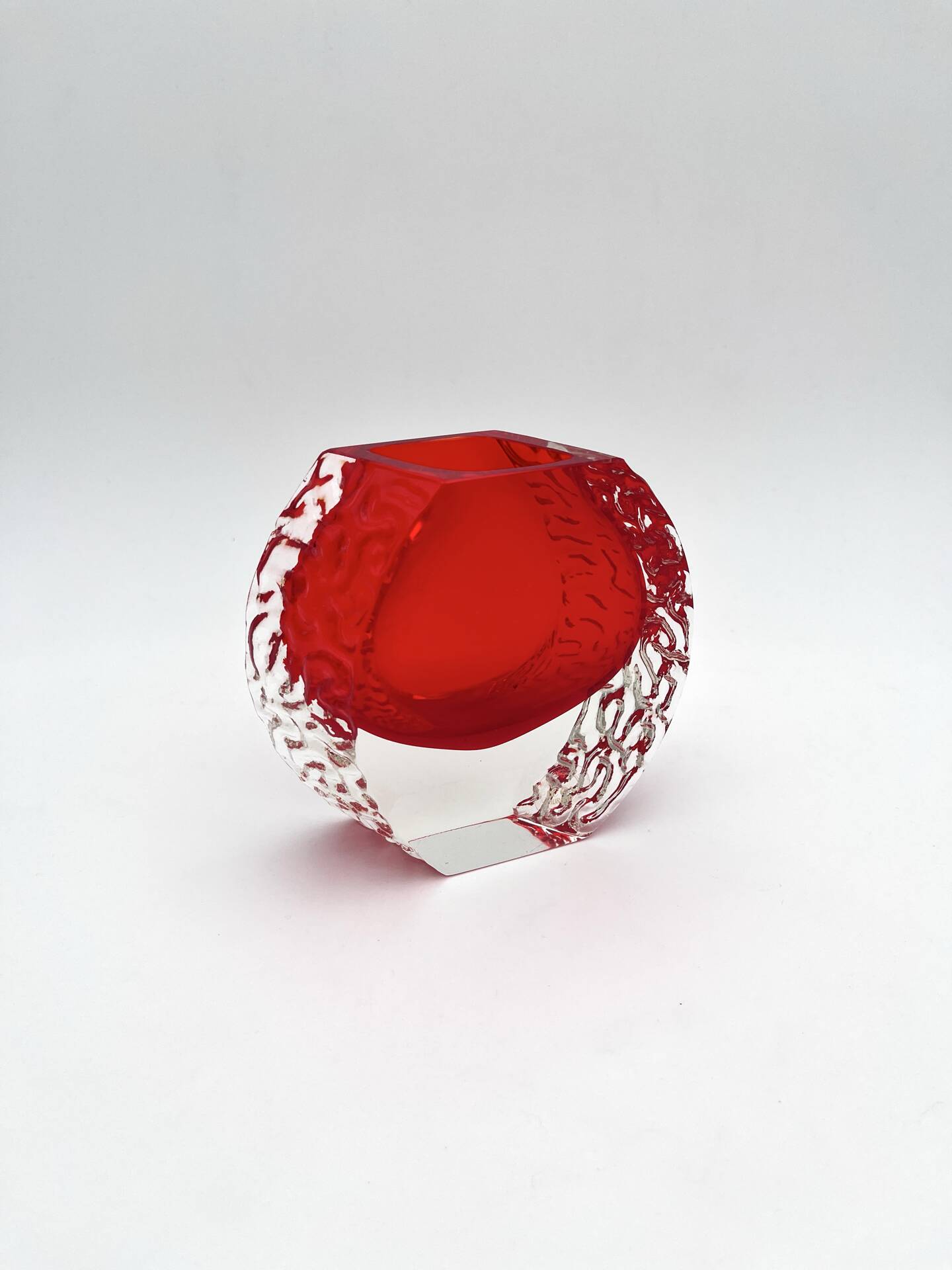 Mandruzzato Murano Vase Sommerso Red Textured Labelled 70s Design