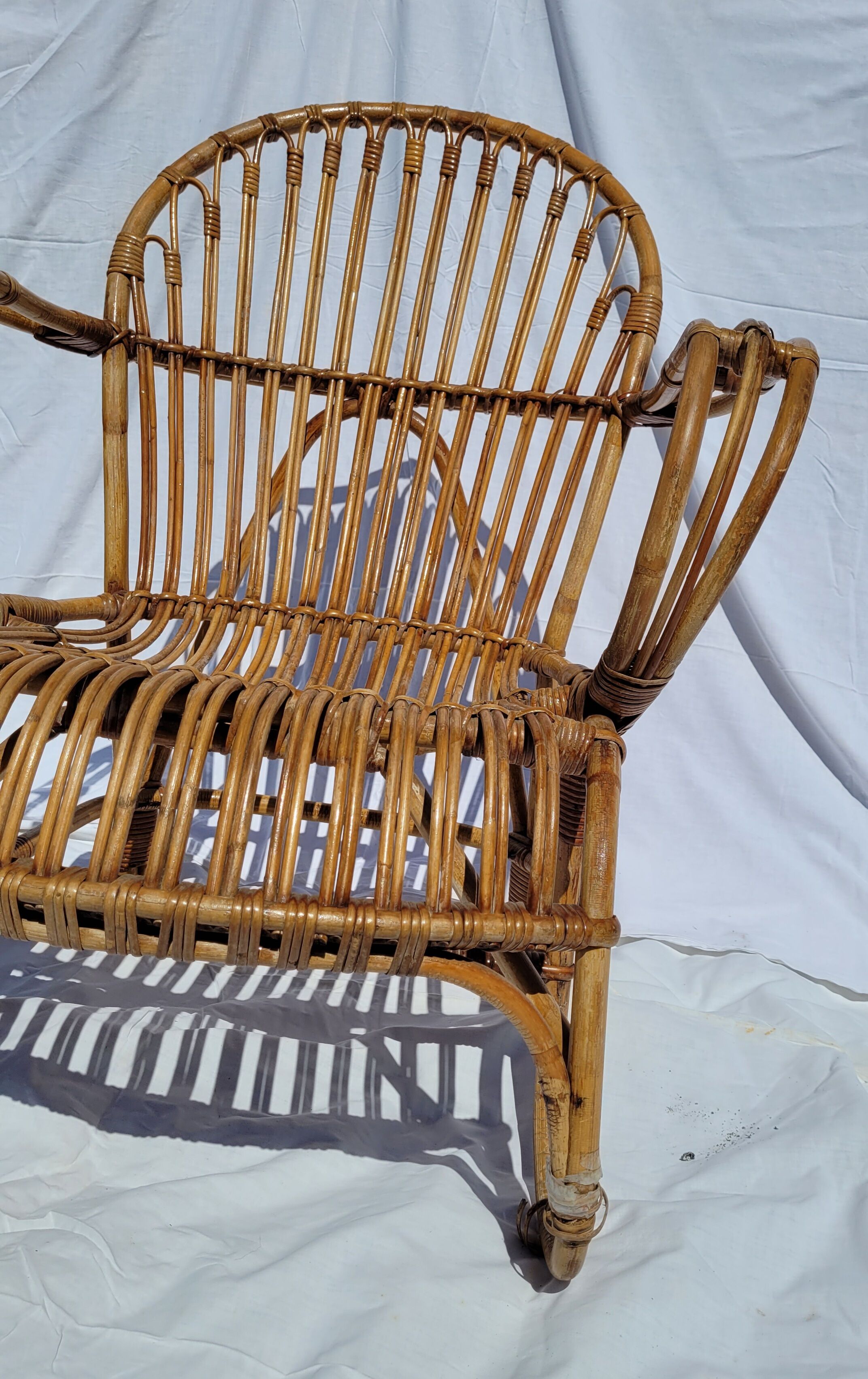 Adult rattan armchair TBE