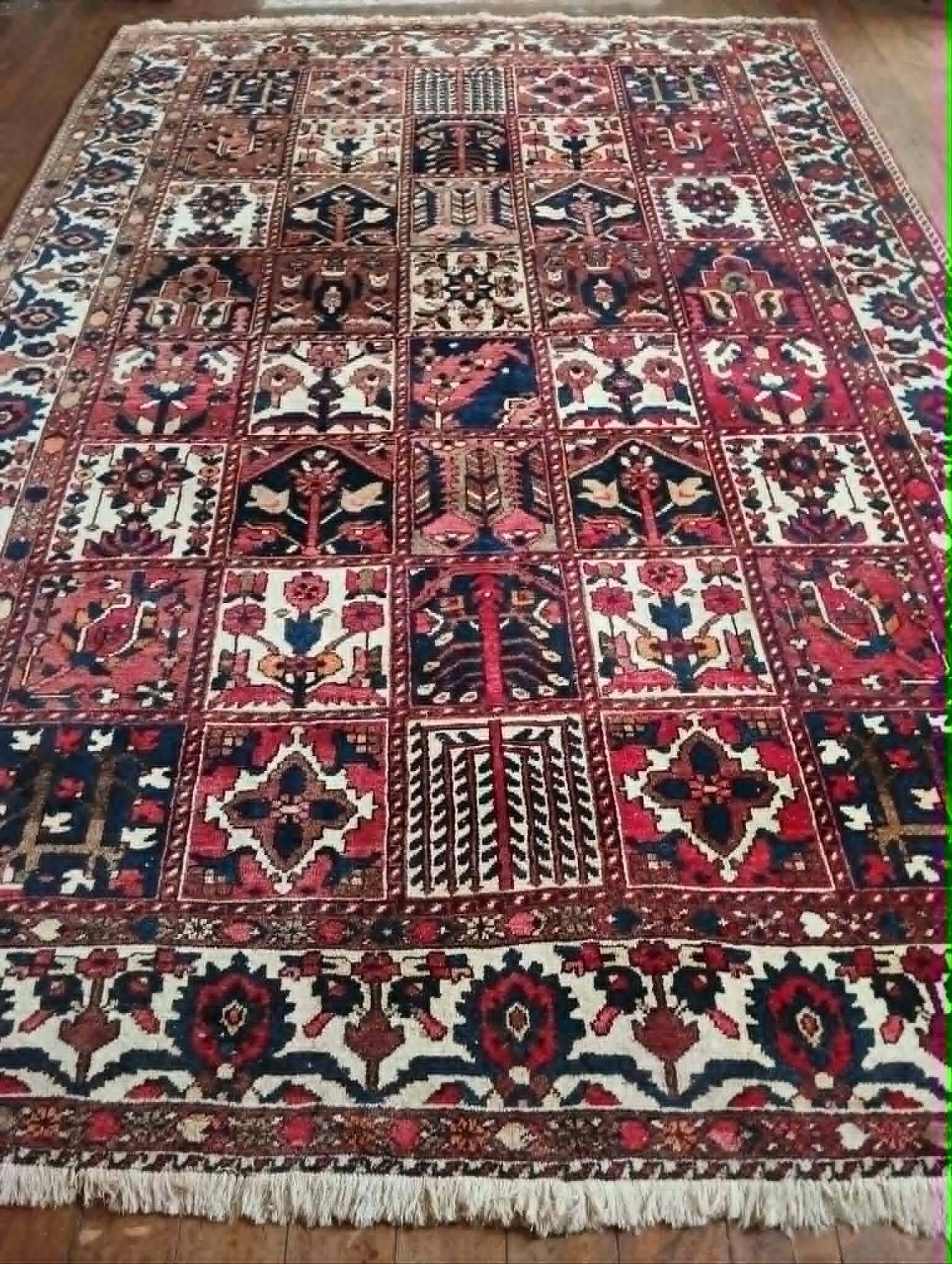 Handmade Bachtiar Persian rug 320x215cm