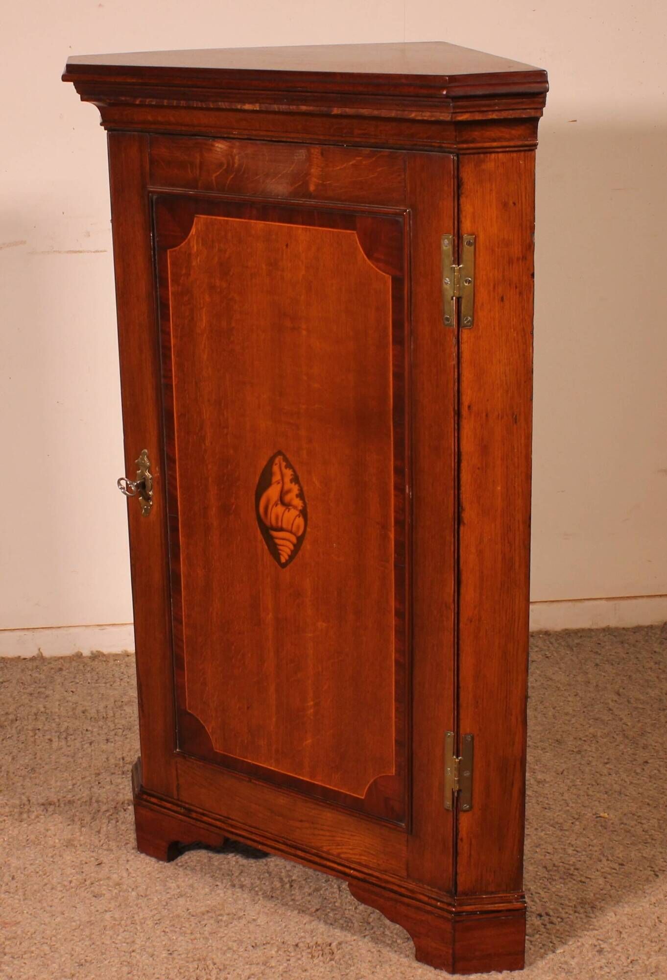 Georgian Oak Corner Cabinet - 18th Century