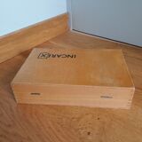 Box compartmentalized wooden