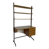 Bibliothèque italienne du milieu du siècle avec bureau.