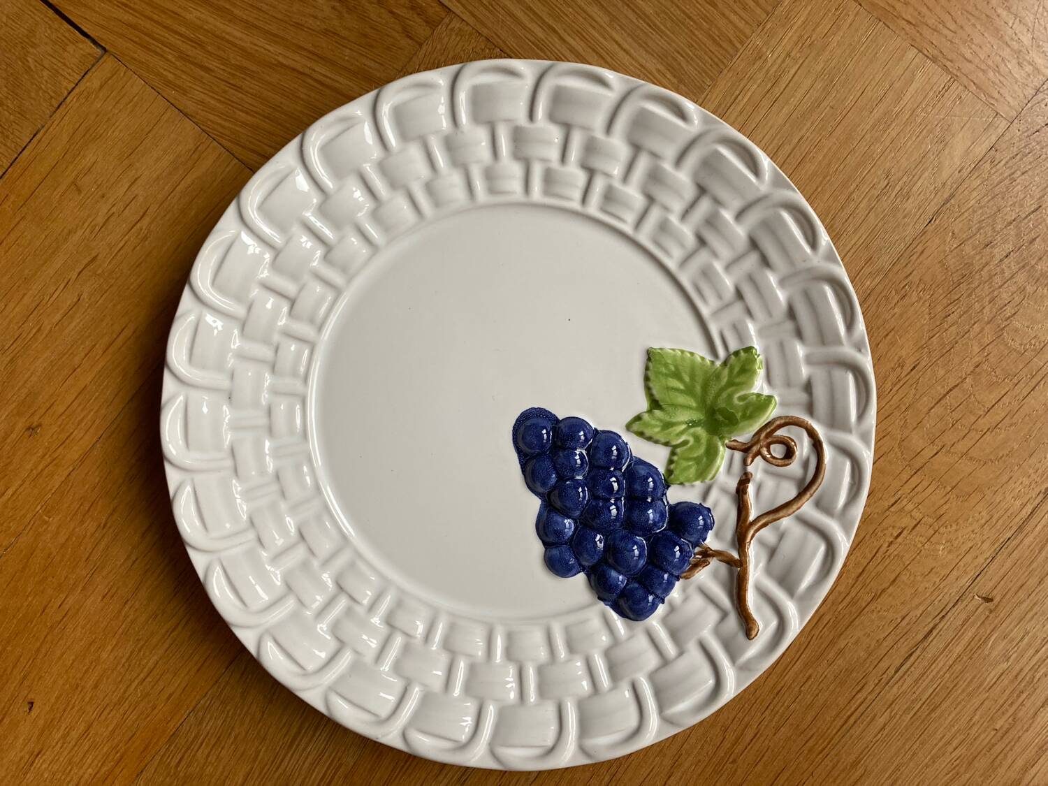 Fruit barbotine dessert plates