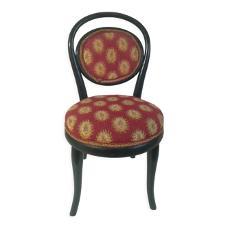 Curved wood children's chair