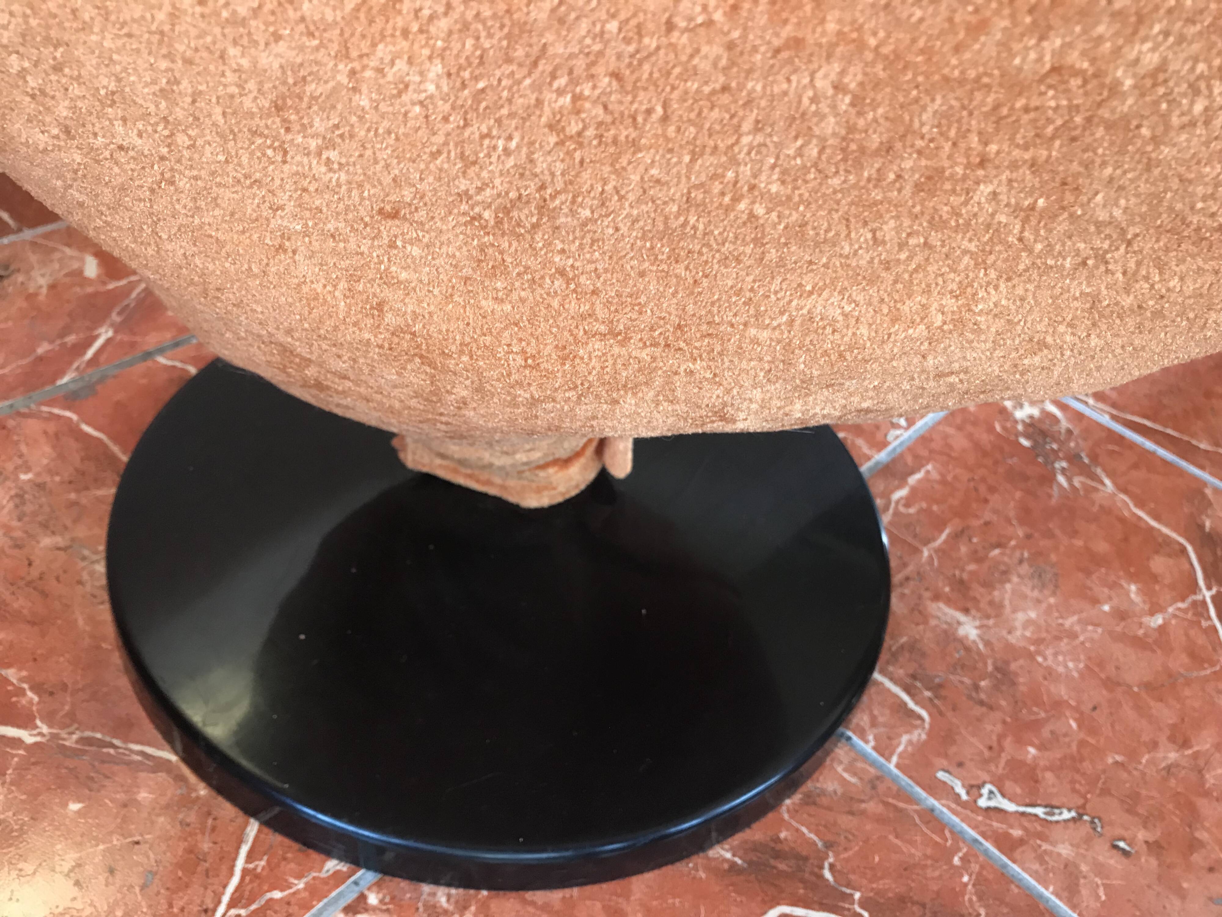 Fauteuil boule  en tissu orange, années 1970