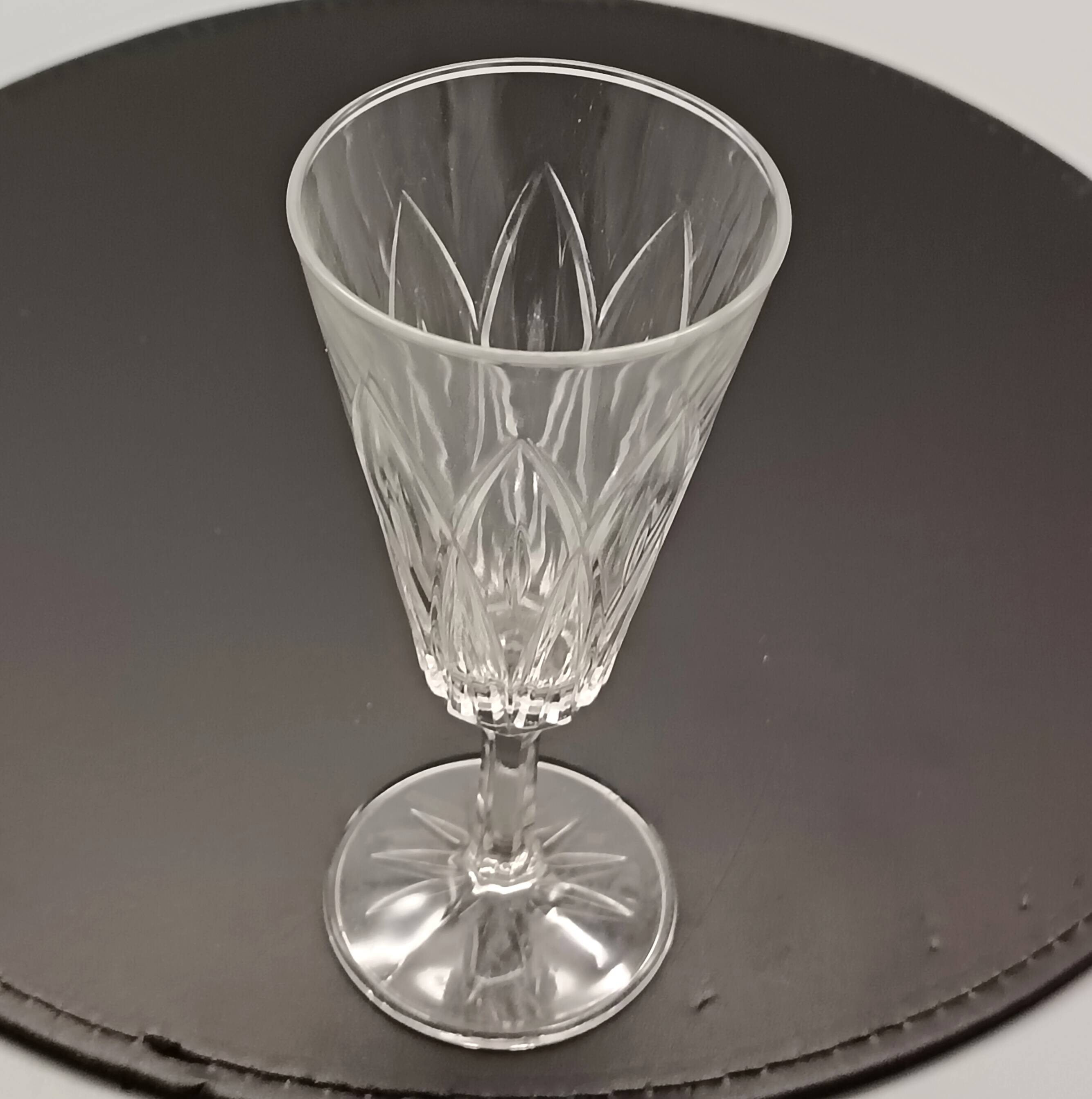 8 flutes champagne transparent glass vintage vmc reims france