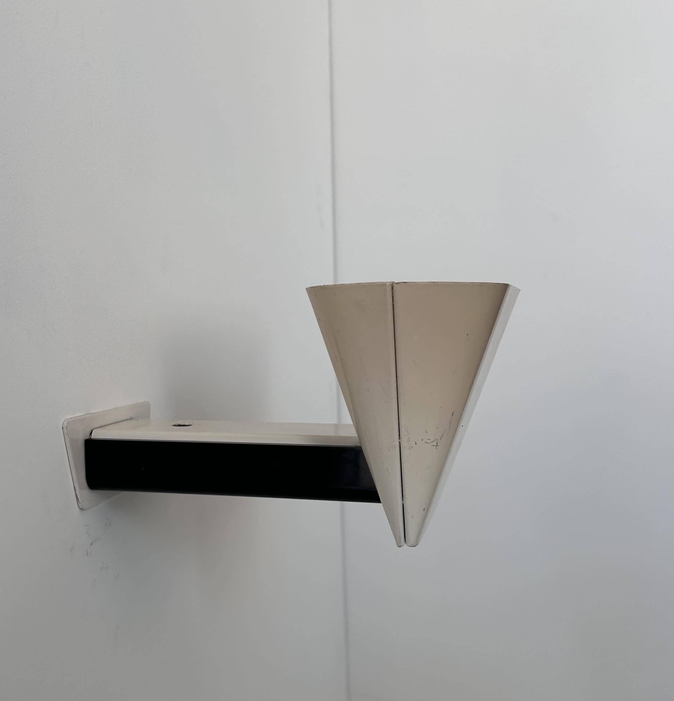 Vintage modernist wall lamp, cream and black lacquered metal, Italy 1970s