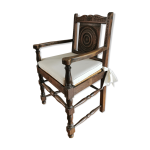 Fauteuil en bois sculpté